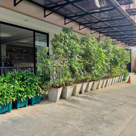168 Studio Hotel Ubon Ratchathani Exterior foto