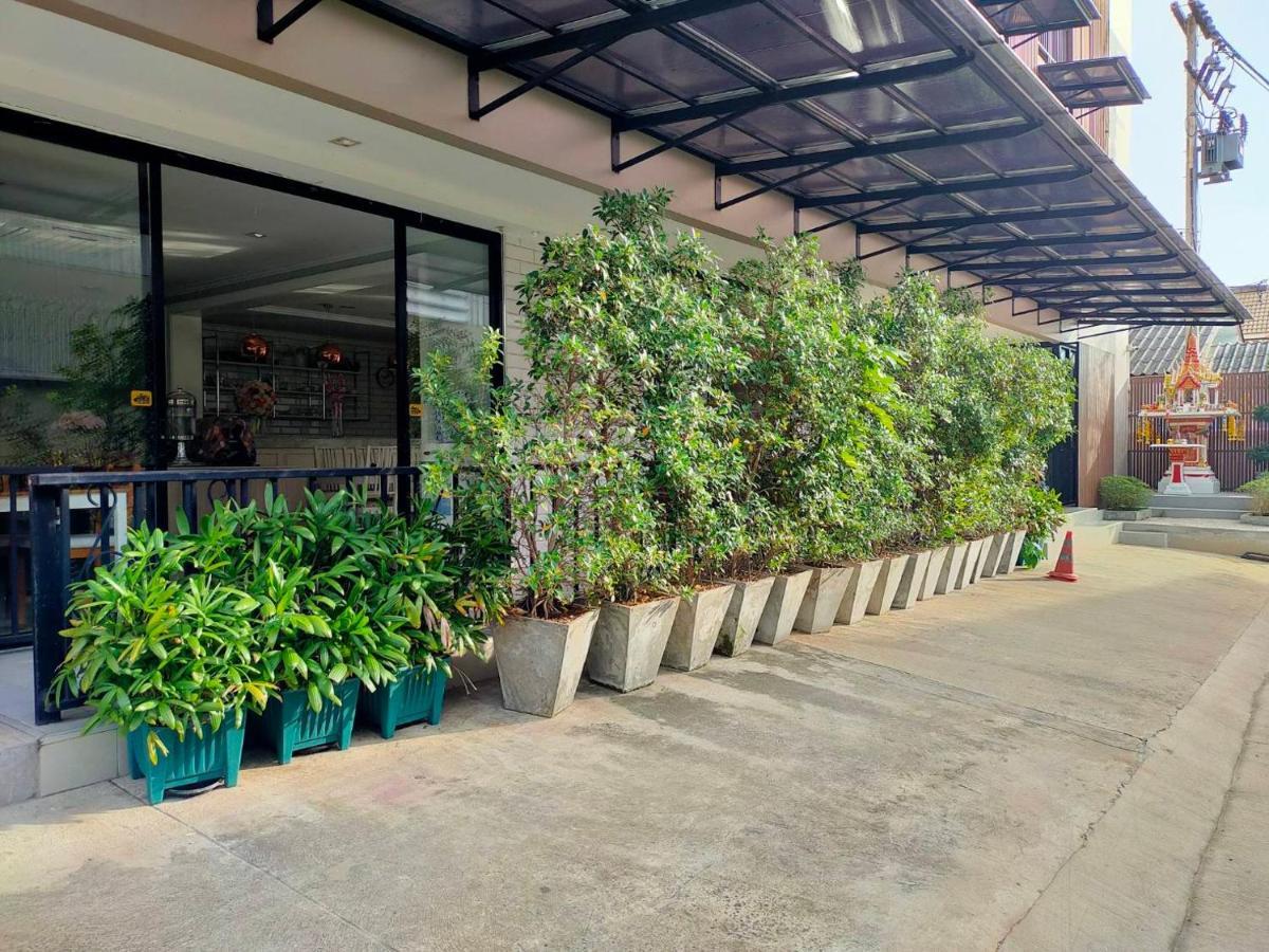168 Studio Hotel Ubon Ratchathani Exterior foto