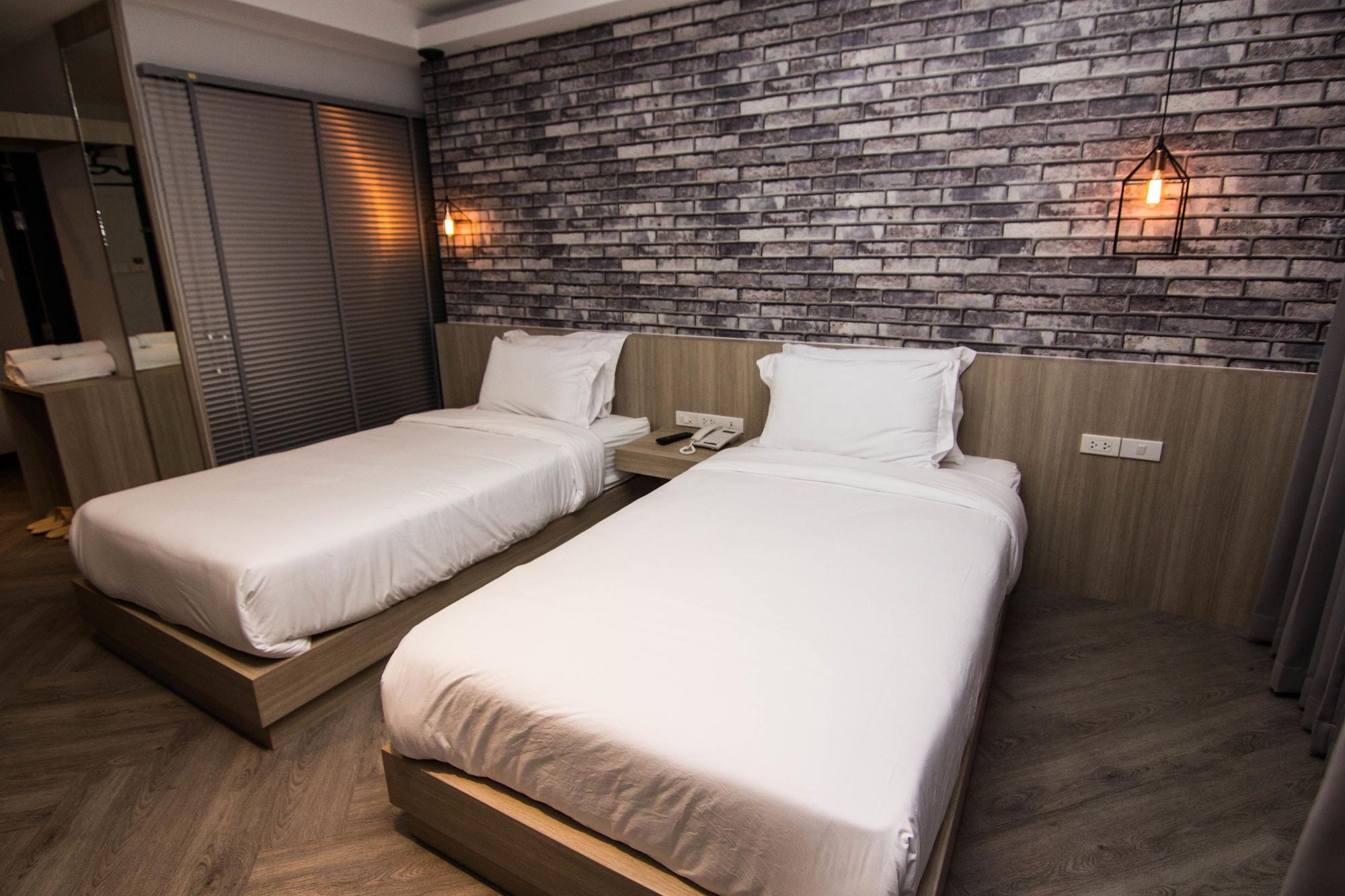 168 Studio Hotel Ubon Ratchathani Exterior foto