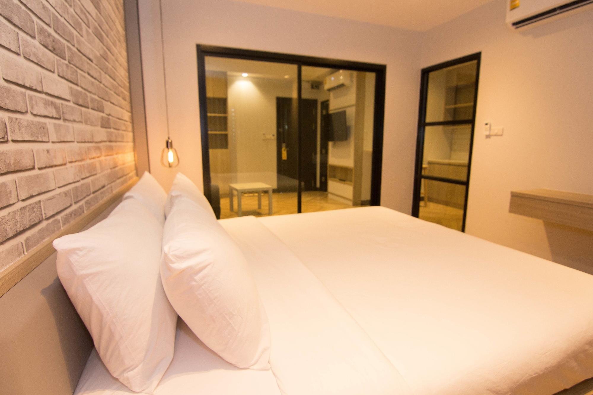 168 Studio Hotel Ubon Ratchathani Exterior foto