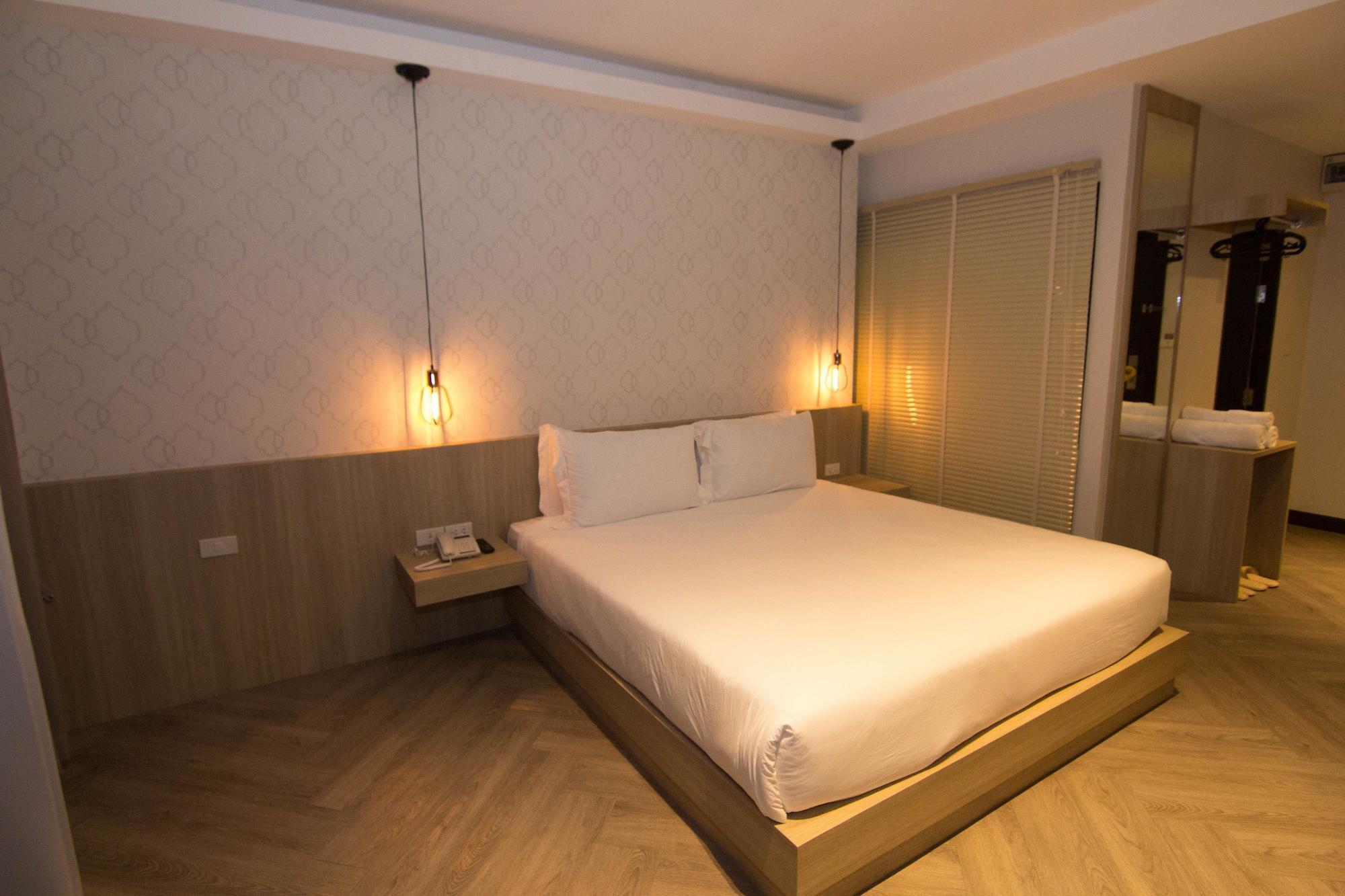 168 Studio Hotel Ubon Ratchathani Exterior foto