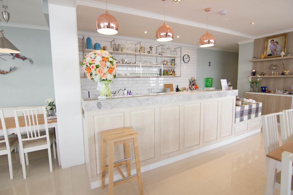 168 Studio Hotel Ubon Ratchathani Exterior foto
